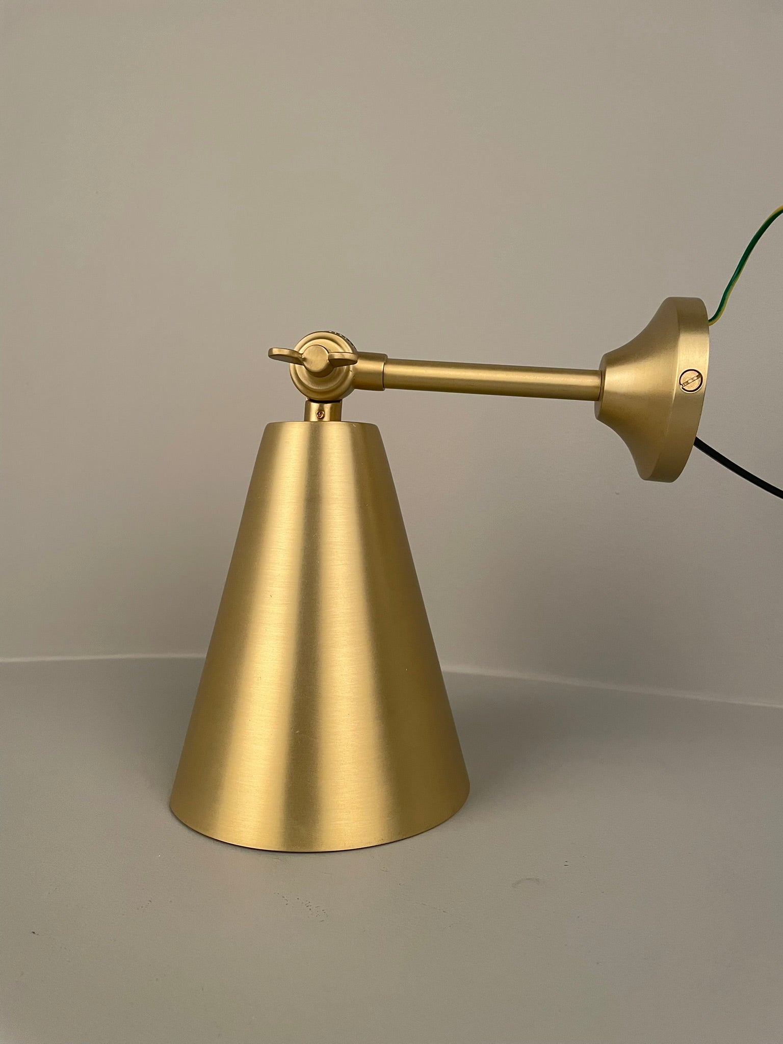 Moya Adjustable Brass Wall Light 14cm IP20 - Subtle Wear