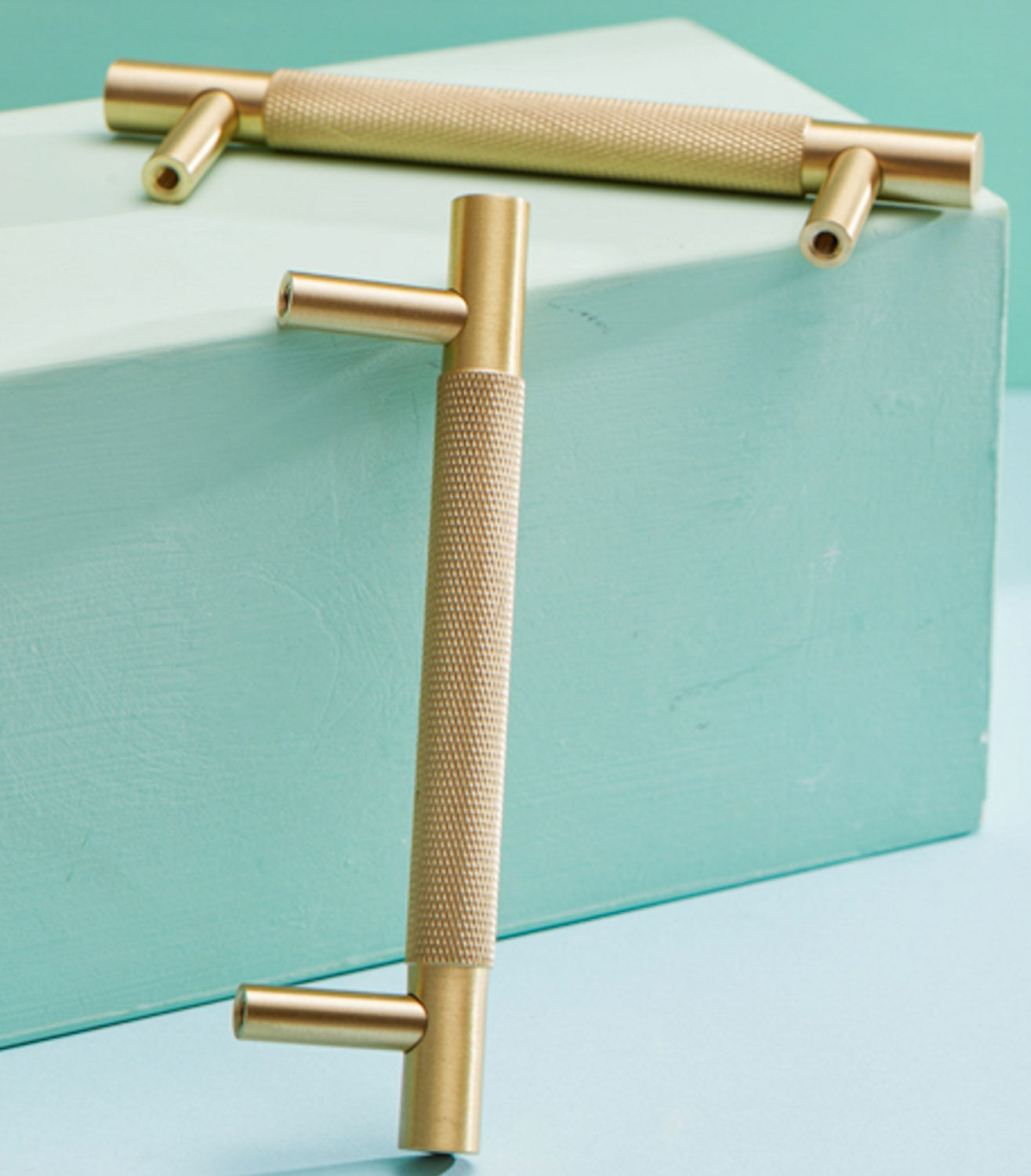 Samford Medium Pull Handle | Satin Brass