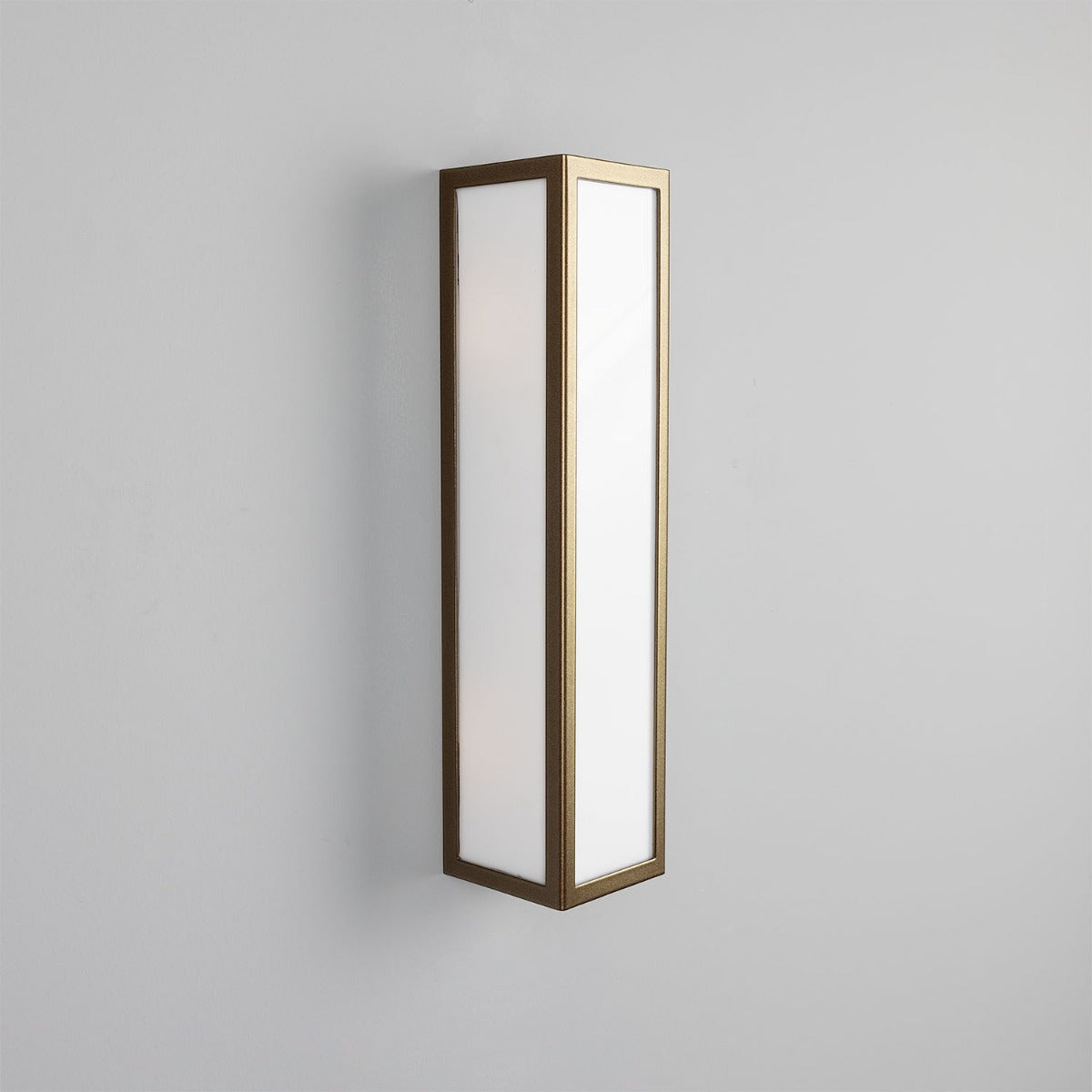 Bata Modern Bathroom Wall Light IP65 - View 2