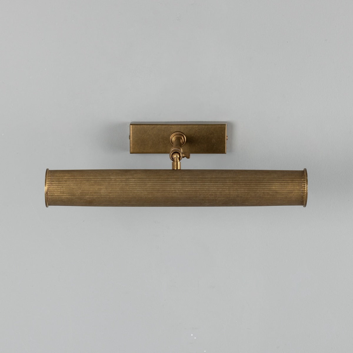 Cambridge Adjustable Reeded Brass Picture Light 35.5cm IP20 - View 2