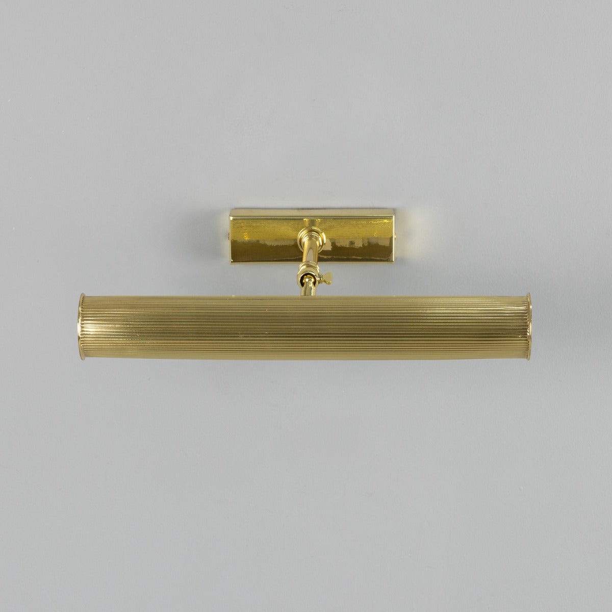 Cambridge Adjustable Reeded Brass Picture Light 35.5cm IP20 - View 10