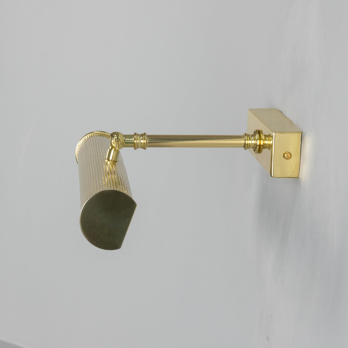 Cambridge Adjustable Reeded Brass Picture Light 35.5cm IP20 - View 11