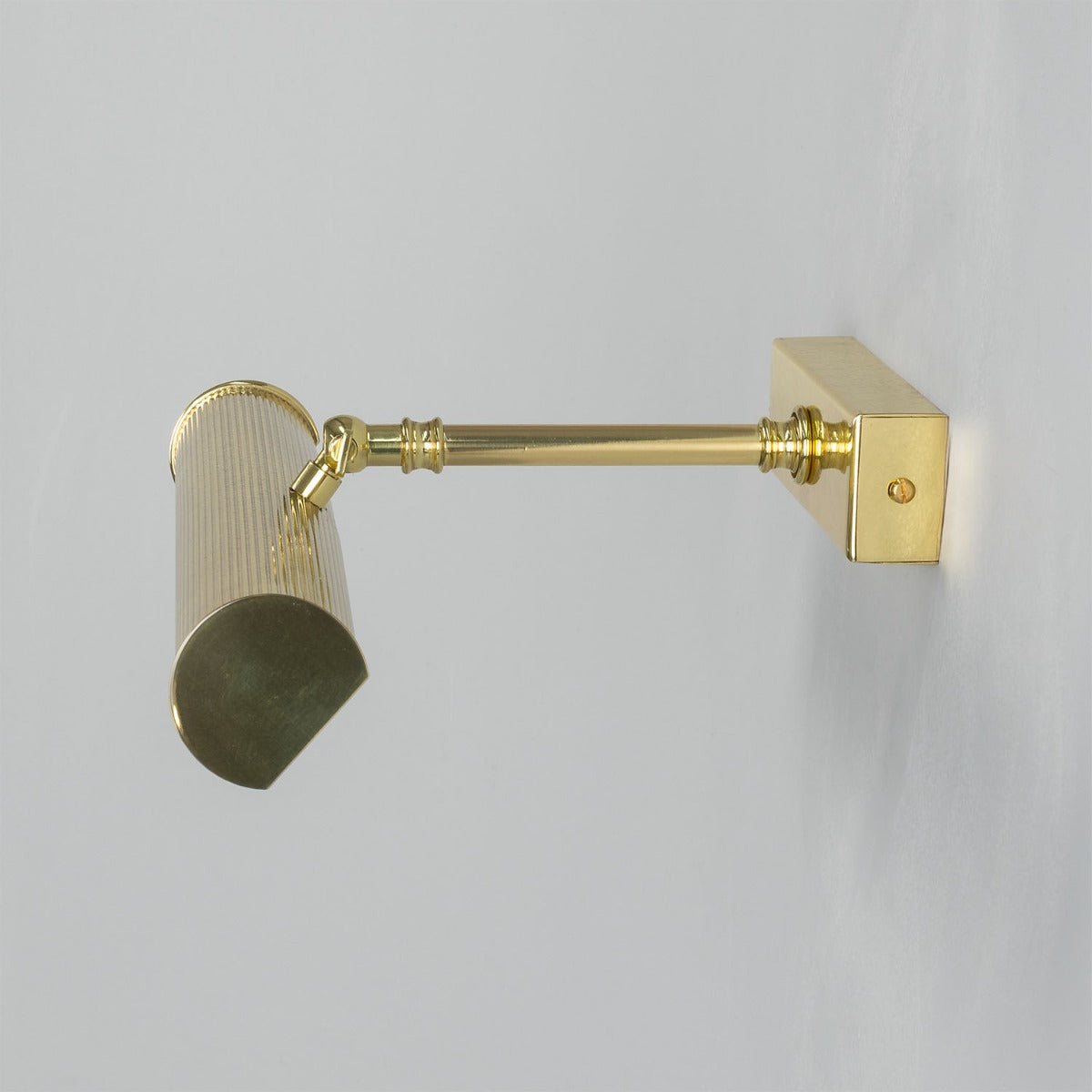 Cambridge Adjustable Reeded Brass Picture Light 35.5cm IP20 - View 12