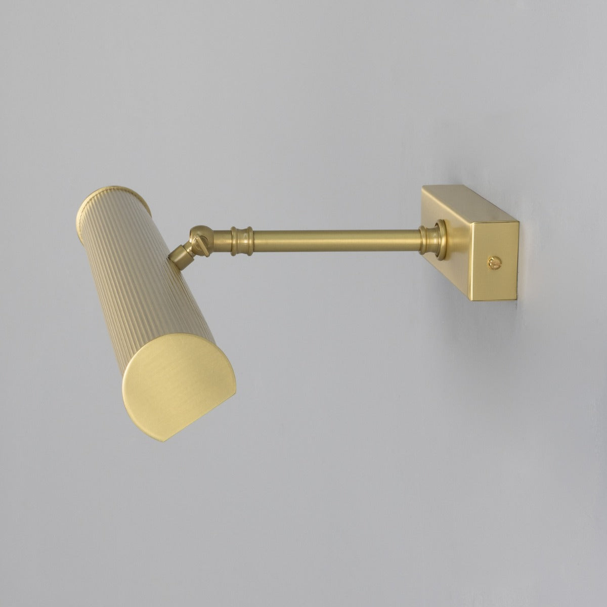 Cambridge Adjustable Reeded Brass Picture Light 50.5cm IP20 - View 12