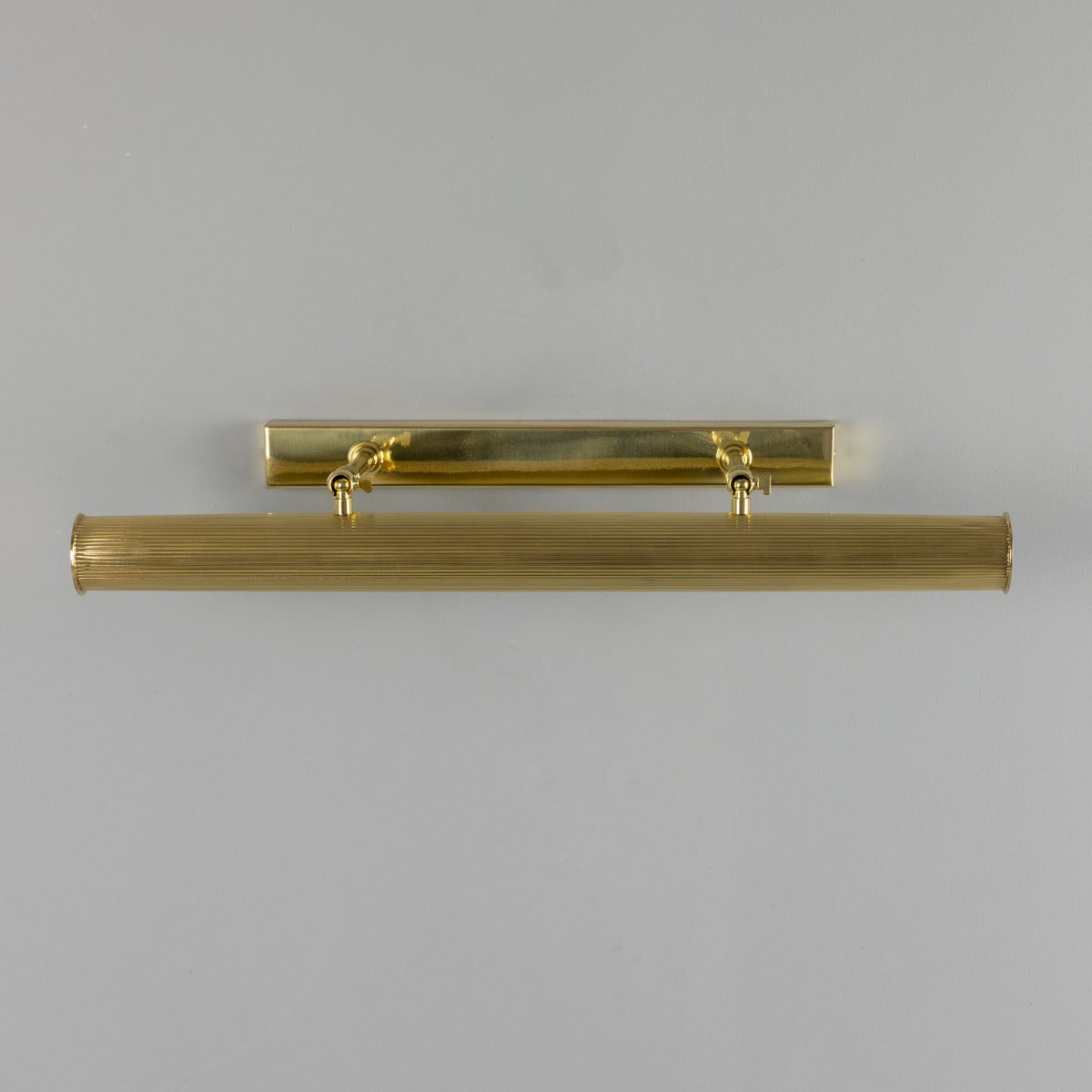Cambridge Adjustable Reeded Brass Picture Light 60.5cm IP20 - View 9