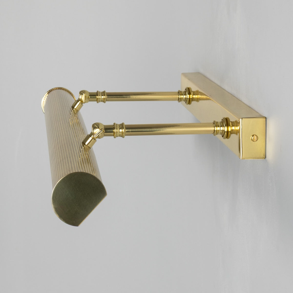 Cambridge Adjustable Reeded Brass Picture Light 60.5cm IP20 - View 11