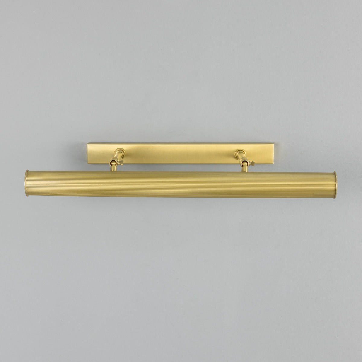 Cambridge Adjustable Reeded Brass Picture Light 60.5cm IP20 - View 13